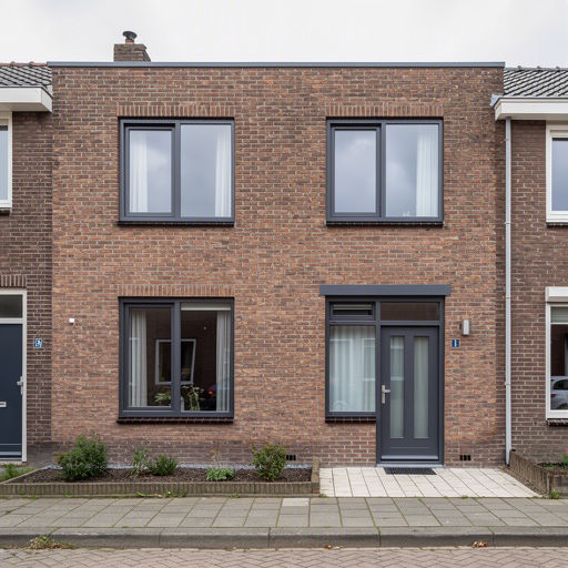 Eengezinswoning in Zoetermeer Seghwaert met witte kunststof kozijnen en houtlook voordeur